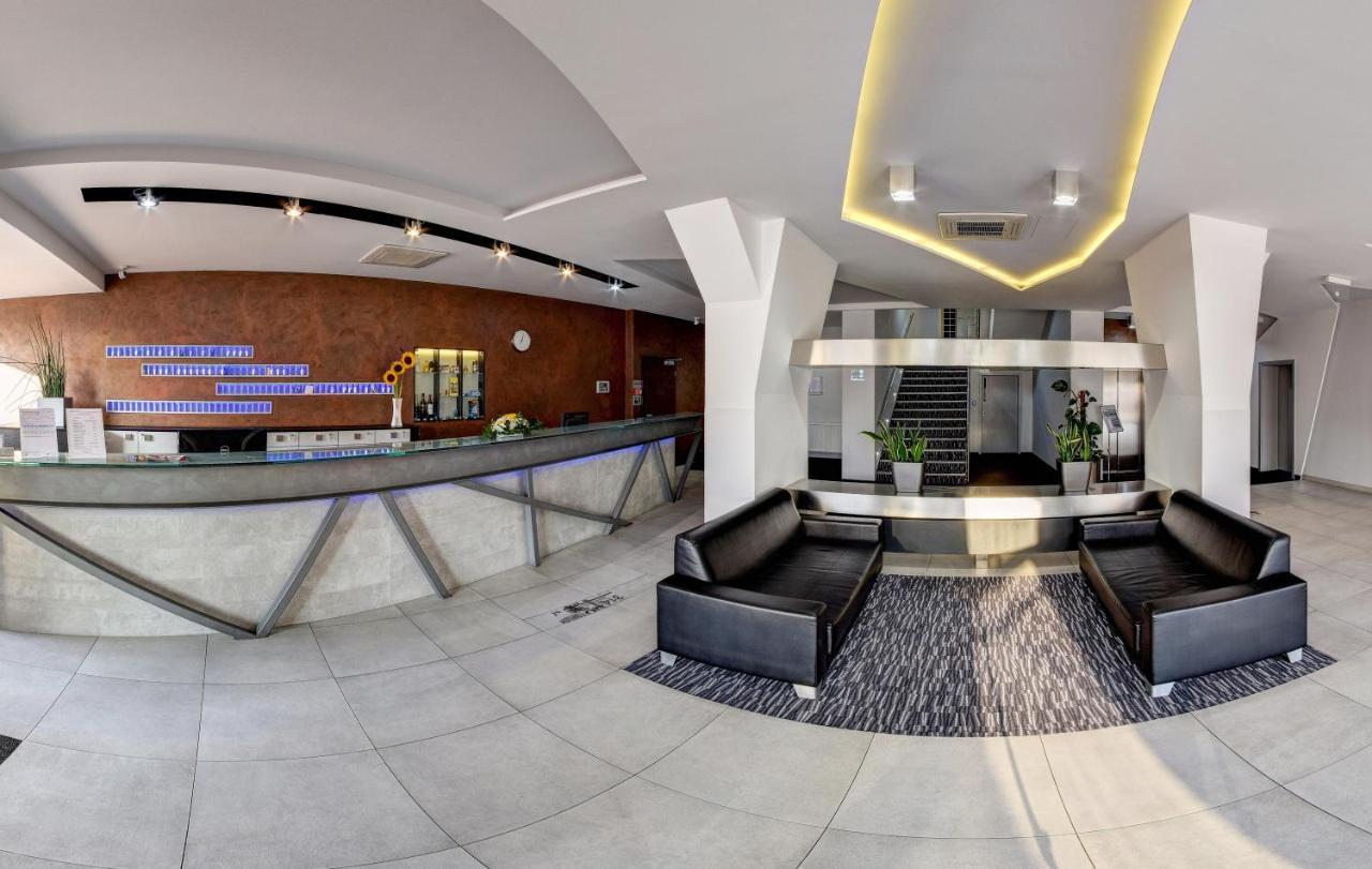 Steelhouse Hotel Trinec Luaran gambar